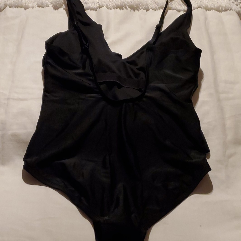Kona Sol Shoulder Ruffle - Picture 4 of 8